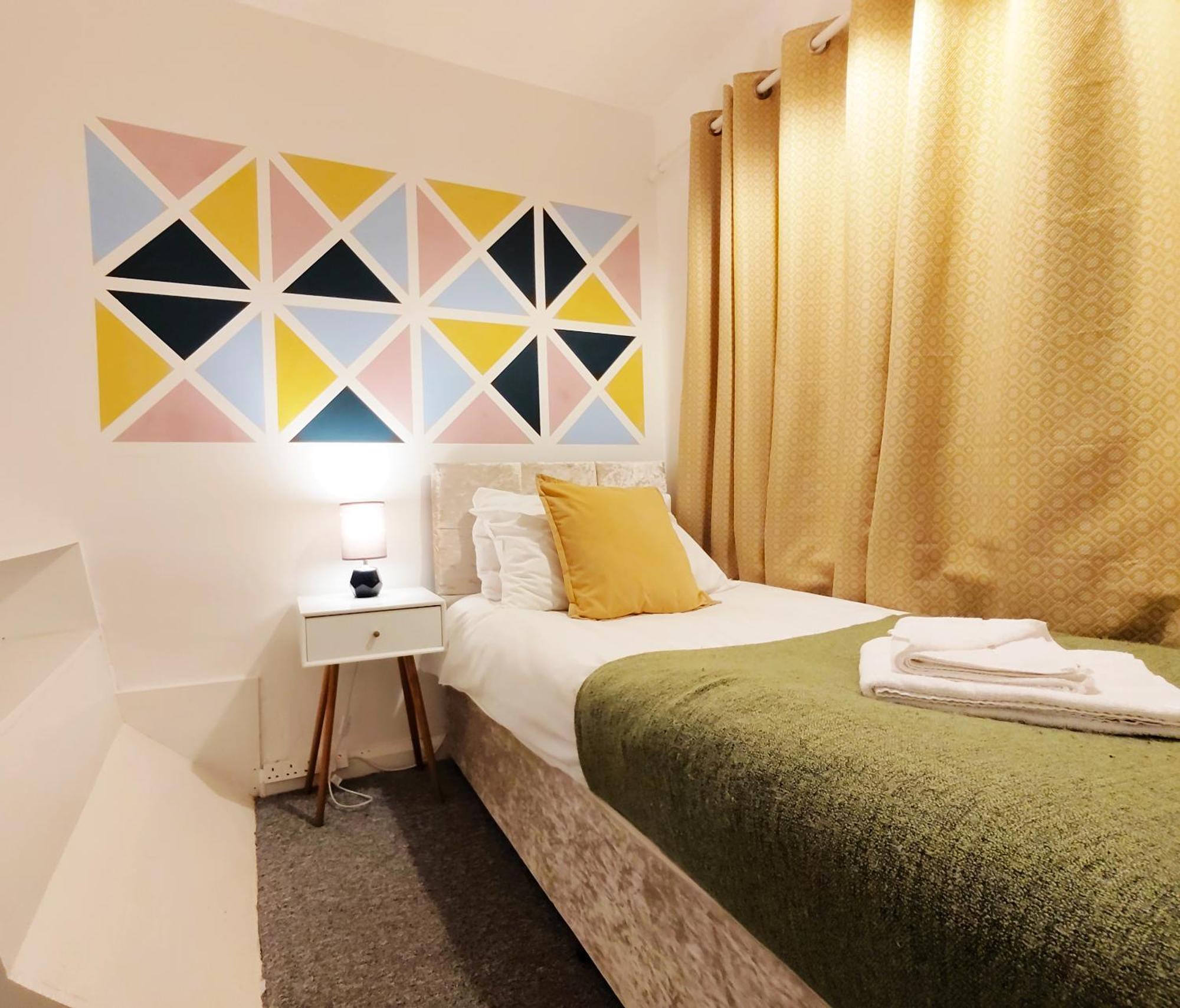Epicsa - Corporate & Family Stay In 3 Bedroom House With Garden, Free Parking CBG Exteriér fotografie